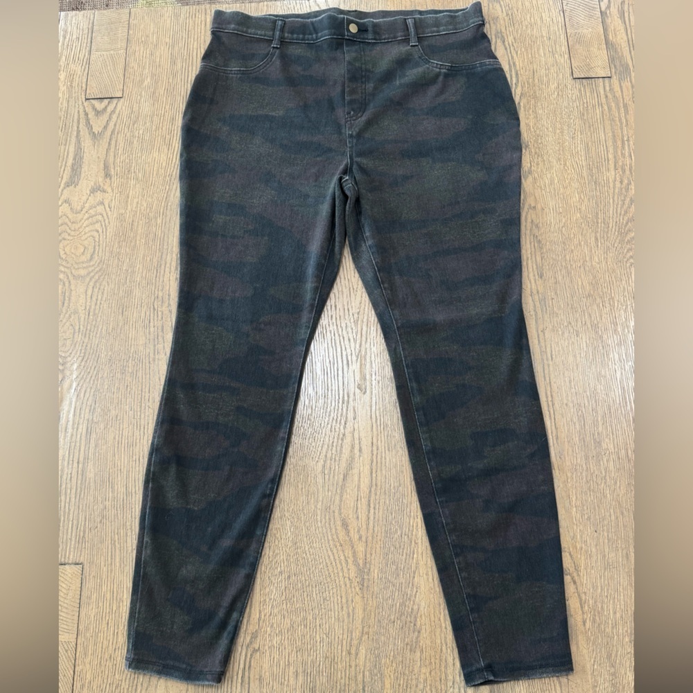 Time and Tru Camo Jeans XXL Stretch Cotton Blend Dark Camouflage Pants 2XG